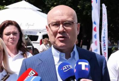 VUČEVIĆ IZ PRIBOJA POSLAO SNAŽNU PORUKU! Lider SNS na skupu "Srbija pobeđuje": Pred Srbijom sudbonosni izbori, moramo sačuvati jedinstvo i državu!