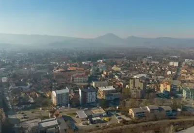 Potpuni kolaps u ovom srpskom gradu nakon nevremena: Ulice ostale u mraku usled pada stabla i kvara na mreži