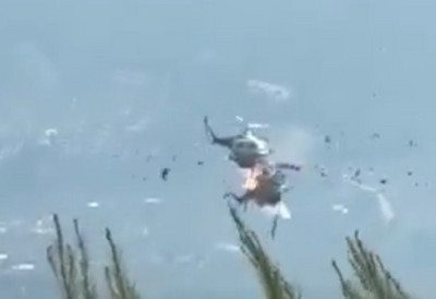 (VIDEO) Tragedija u Grčkoj: Stravičan sudar helikoptera tokom akcije gašenja požara, spasilačke ekipe tragaju za članovima posade - strahuje se da ima stradalih