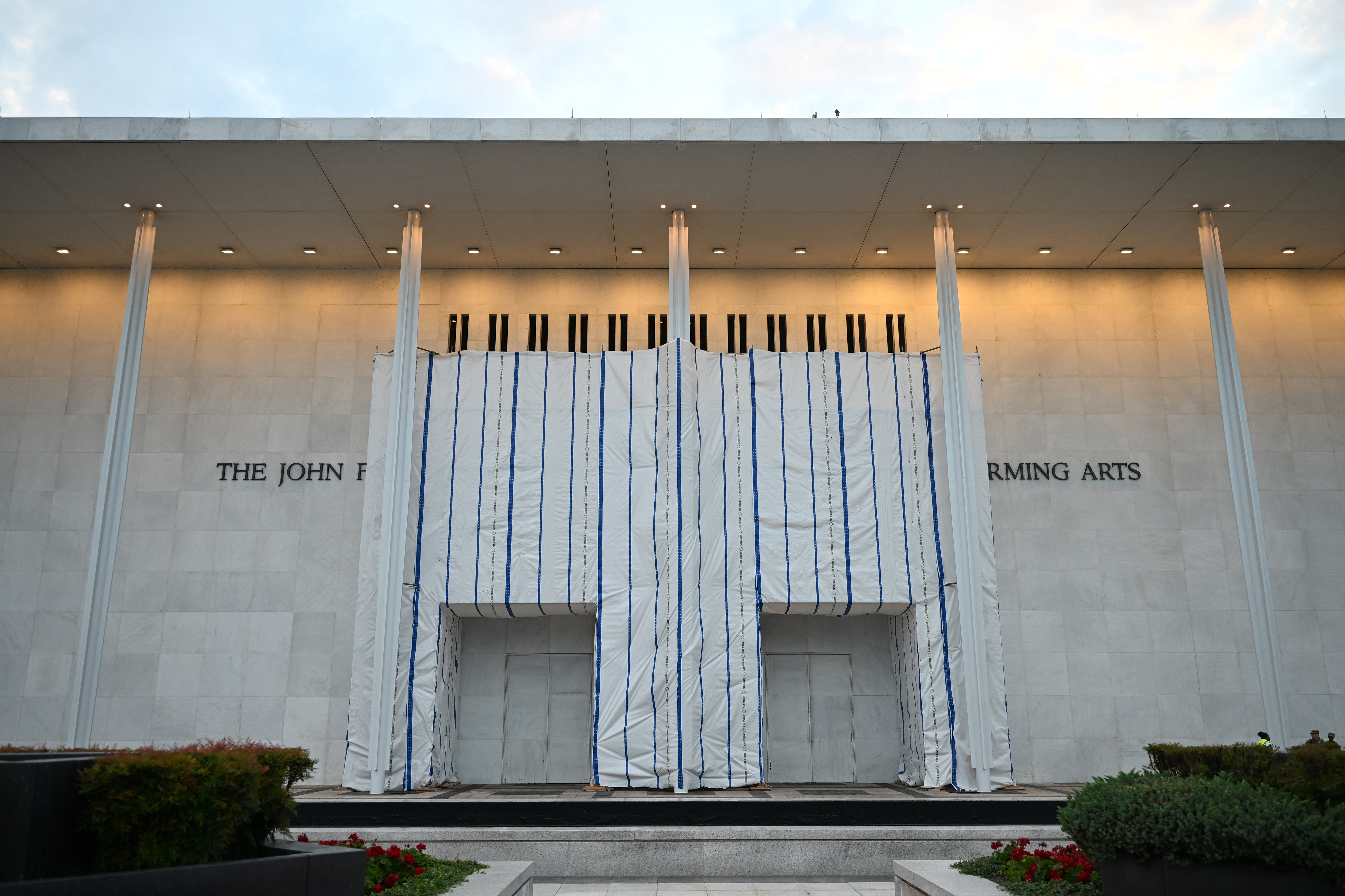 Kennedy Center ordered to pay over $250K US to jazz musician who cancelled over Trump rebrand