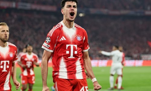 Igrao je dvoranski nogomet i skupljao lopte, Srbi ga nazvali izdajnikom, sad je odveo Bayern u polufinale LP