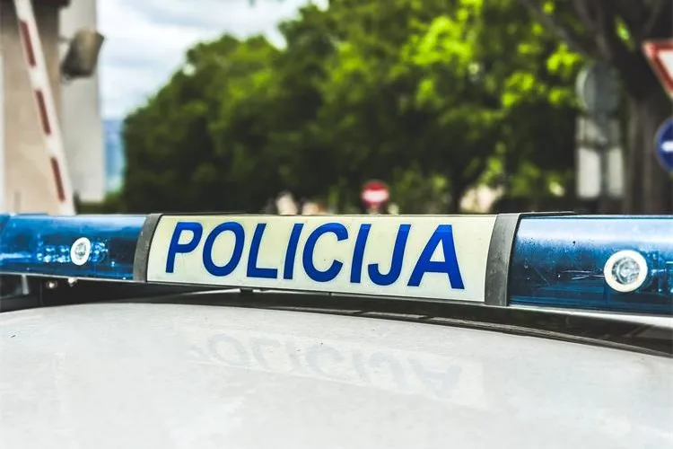 U Vinkovcima pijan prijetio TV snimatelju i vrijeđao policajce, kazneno prijavljen