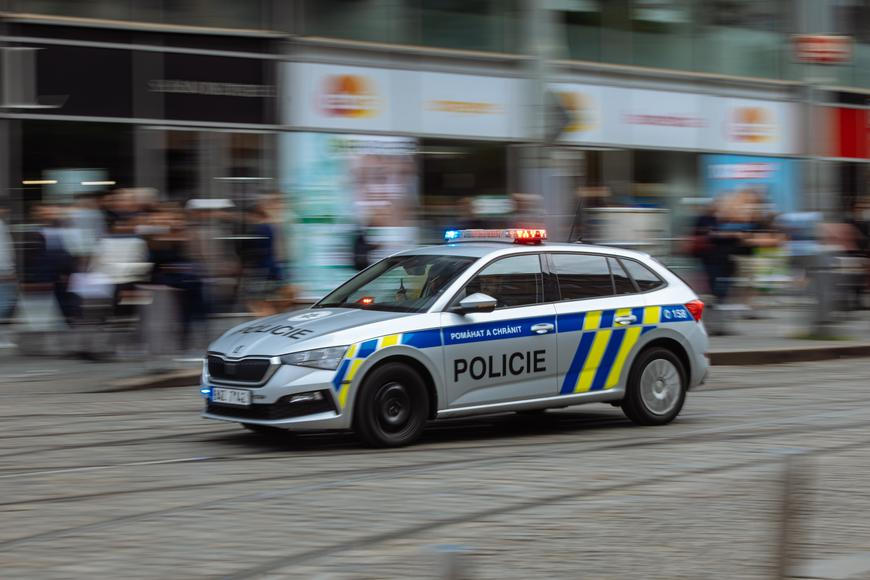 Těžko uvěřitelný příběh. Mocný policista měl dělat peklo samoživitelce, to ale popírá