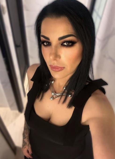 "KOLIKO STE SAMO ALAVI NA PARE" Zorica Erić osula paljbu po kolega: Ovi stariji kompleksaši što hvataju poslednji voz se otimaju za tezge! Fuj!
