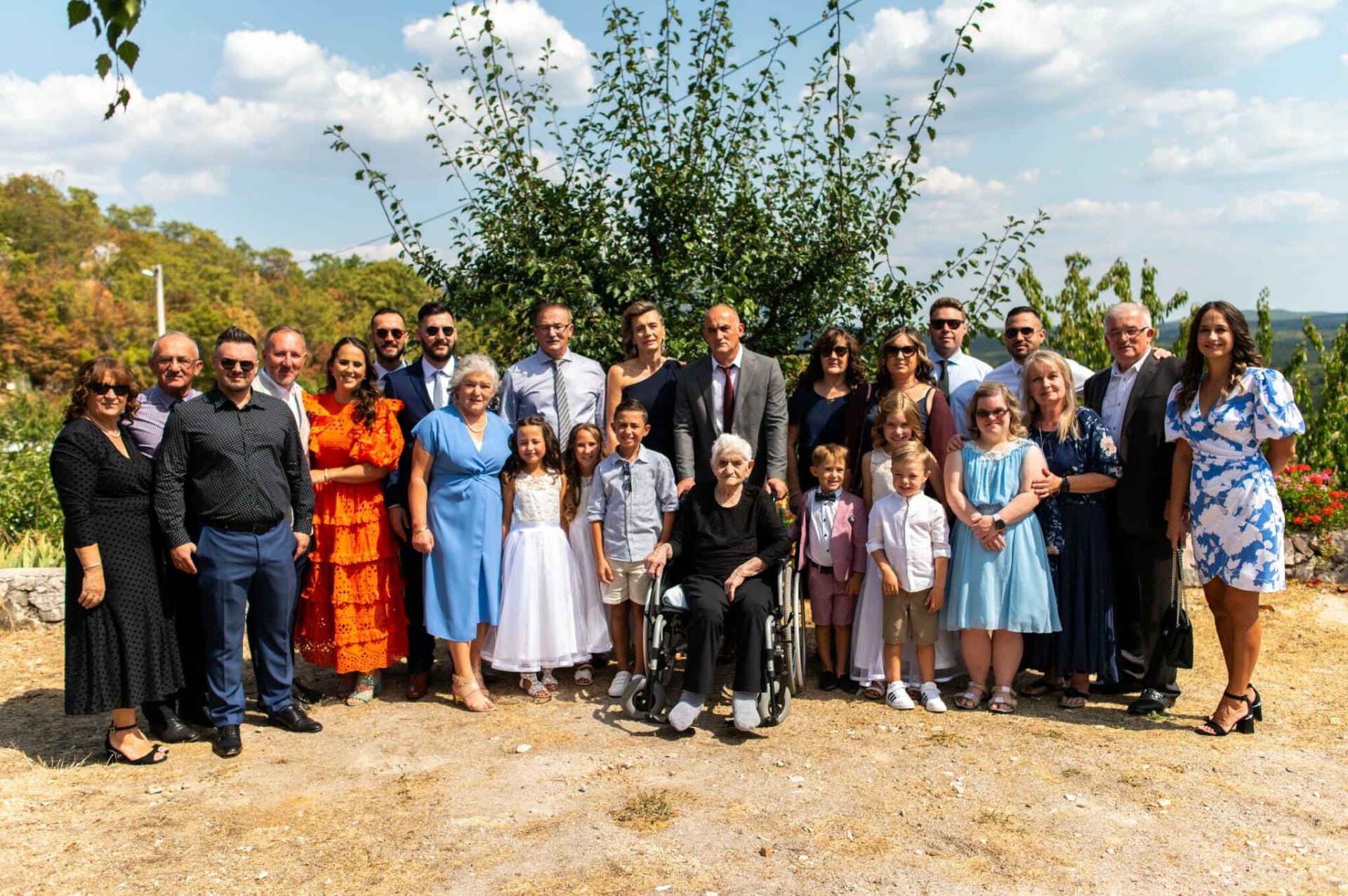 Ma, kakva Kanada, zov rodne grude bio je jači! Baka Filipa tu je proslavila 100. rođendan, i župan Boban joj je čestitao