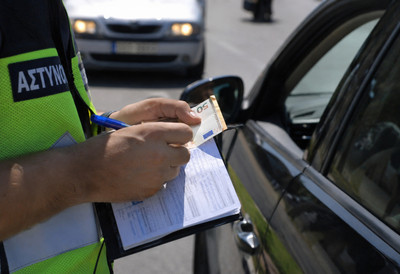 Krećete kolima na more? Ono što prolazi u Srbiji u Evropi može skupo da vas košta: Poseban oprez sa OVIM signalima