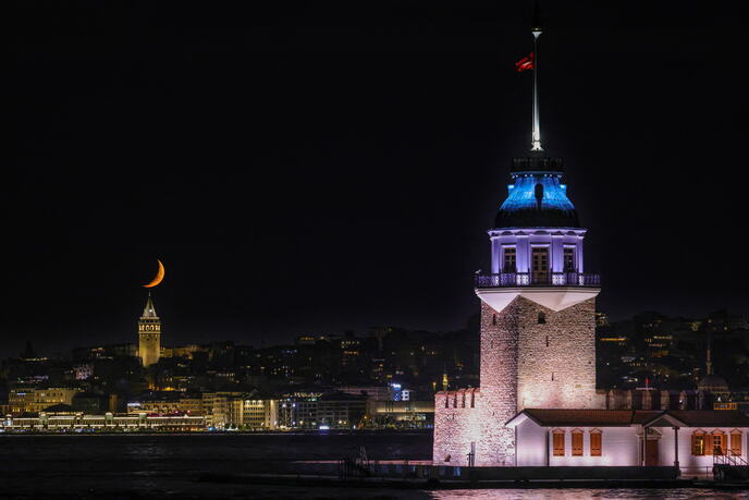 Istanbulska kula je glavna zvezda turskih serija: Legenda o carevoj ćerki koju je usmrtila zmija i priča o moćnoj sultaniji koja je u njoj bila zatočena
