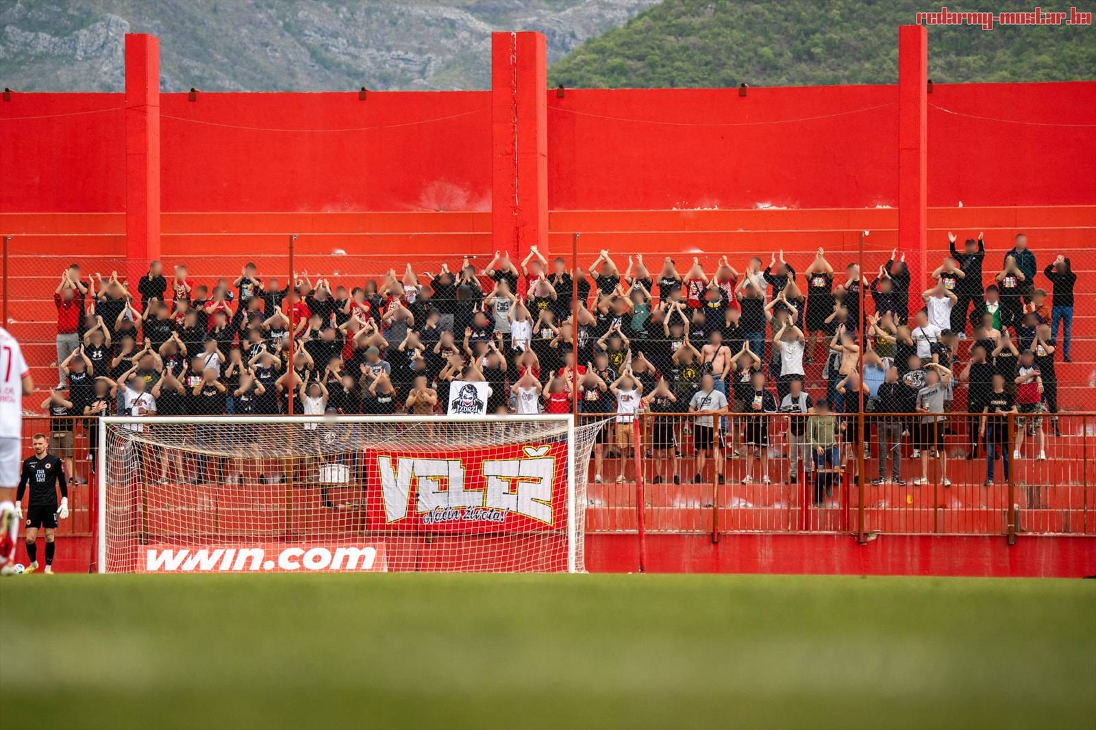 Doboj: Spiker poručio da će utakmica biti prekinuta ako se nastavi sa skandiranjem “Država Bosna”