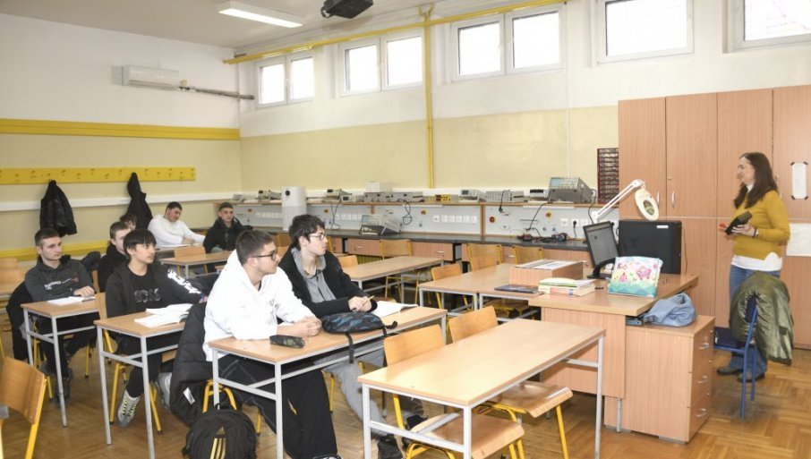 ZA STARIJE OD 17 GODINA: Upis od 24. do 27. avgusta