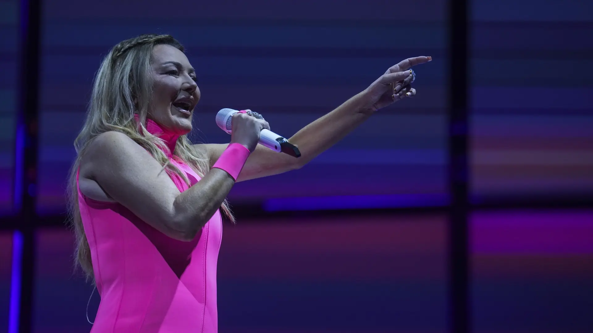  El beso del teclista de 'La oreja de Van Gogh' a Amaia Montero en el escenario levanta una oleada de interpretaciones 