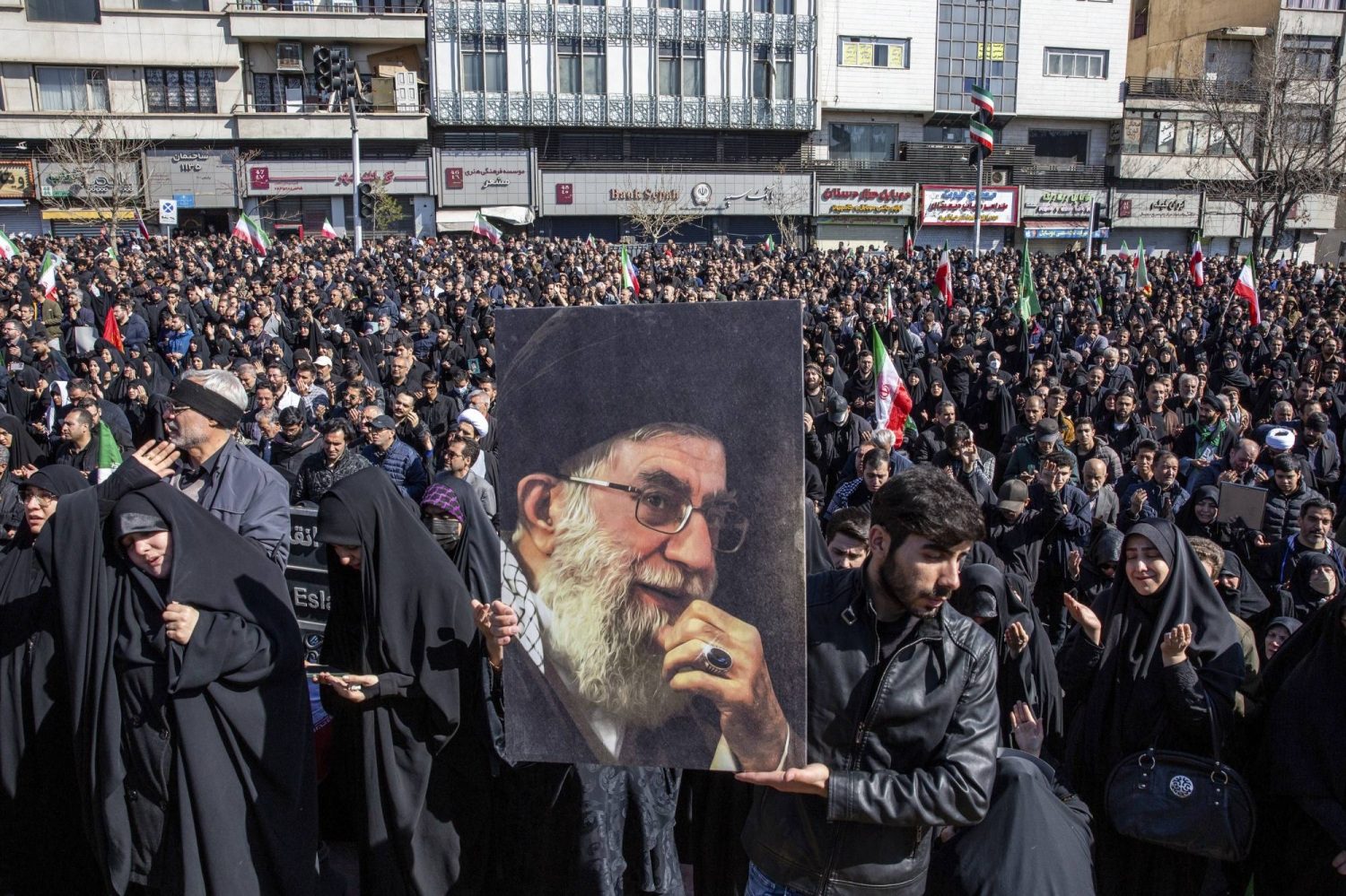 Iranska nacija se oprašta od Vrhovnog vođe, šehida Hameneija