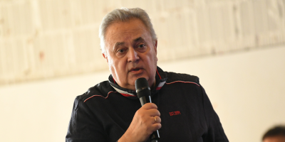 Blokader Škoro gazi opoziciju: Vucarate se od Brisela do Londona, a mislite na Bali (VIDEO)