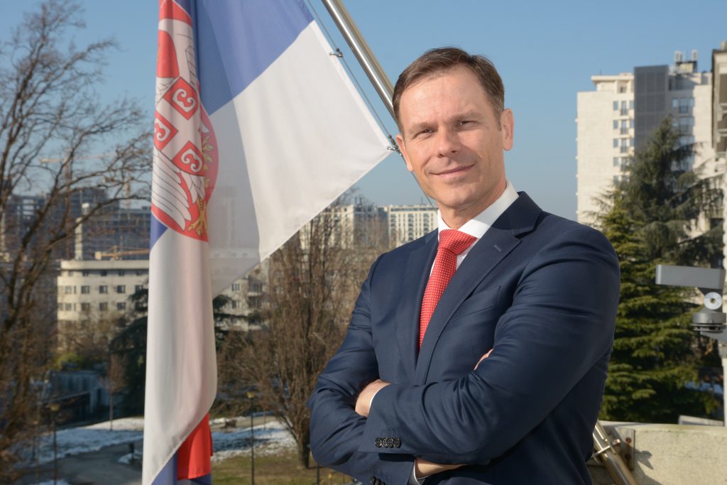 SINIŠA MALI: OD DANAS 18 NOVIH LEKOVA NA RECEPT UZ OGROMNE UŠTEDE ZA GRAĐANE
