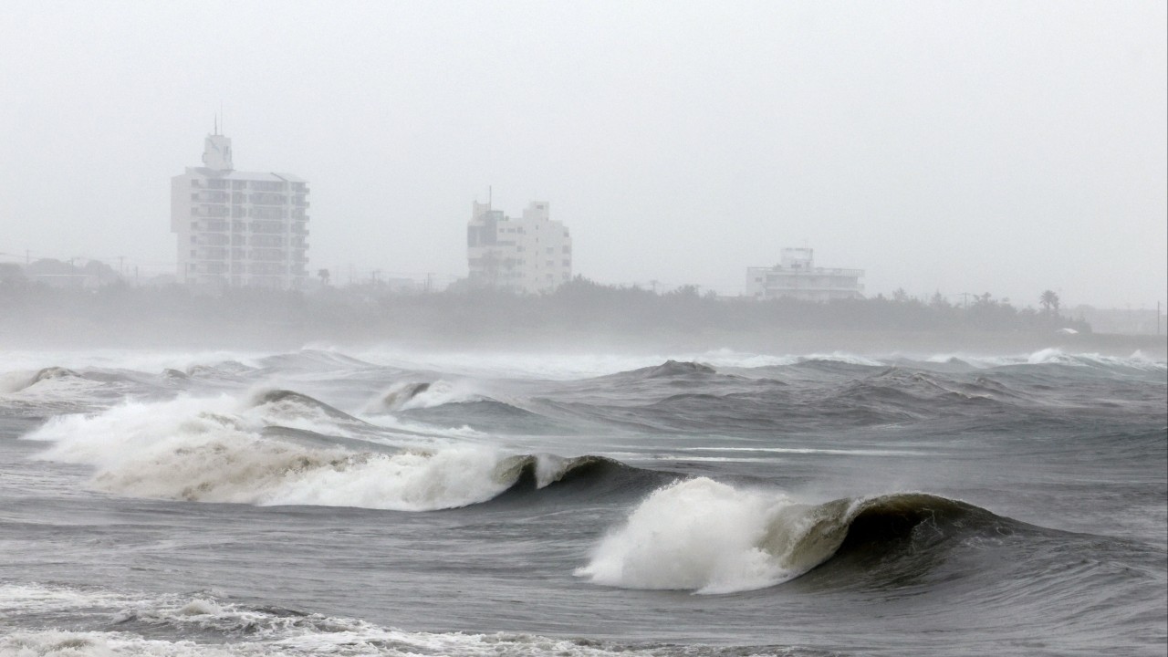 More Hong Kong airlines cancel flights as Typhoon Jangmi bears down on Tokyo