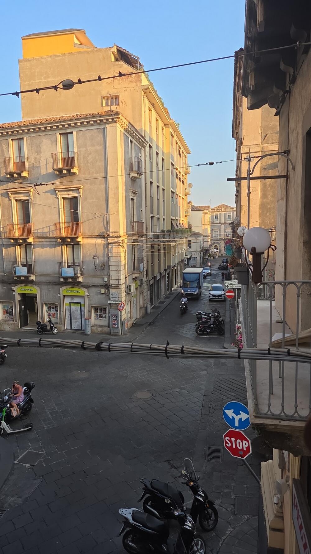 Vlada obezbjeđuje prevoz za crnogorske državljane koji su ostali u...