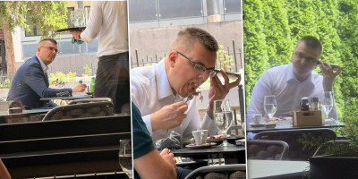 Plata ide, a i rakija se pije! Pogledajte šta Parandilović radi u kafani - Usred radnog vremena dok njegove kolege prave cirkus (FOTO)