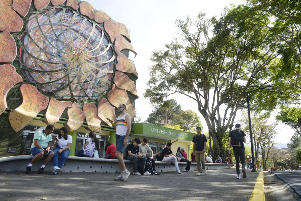 UCR amplía al segundo ciclo plazo para que estudiantes admitidos consoliden su ingreso