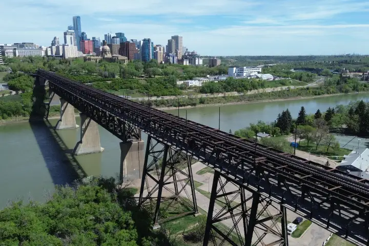 Edmonton city councillors discuss ways to save High Level Bridge