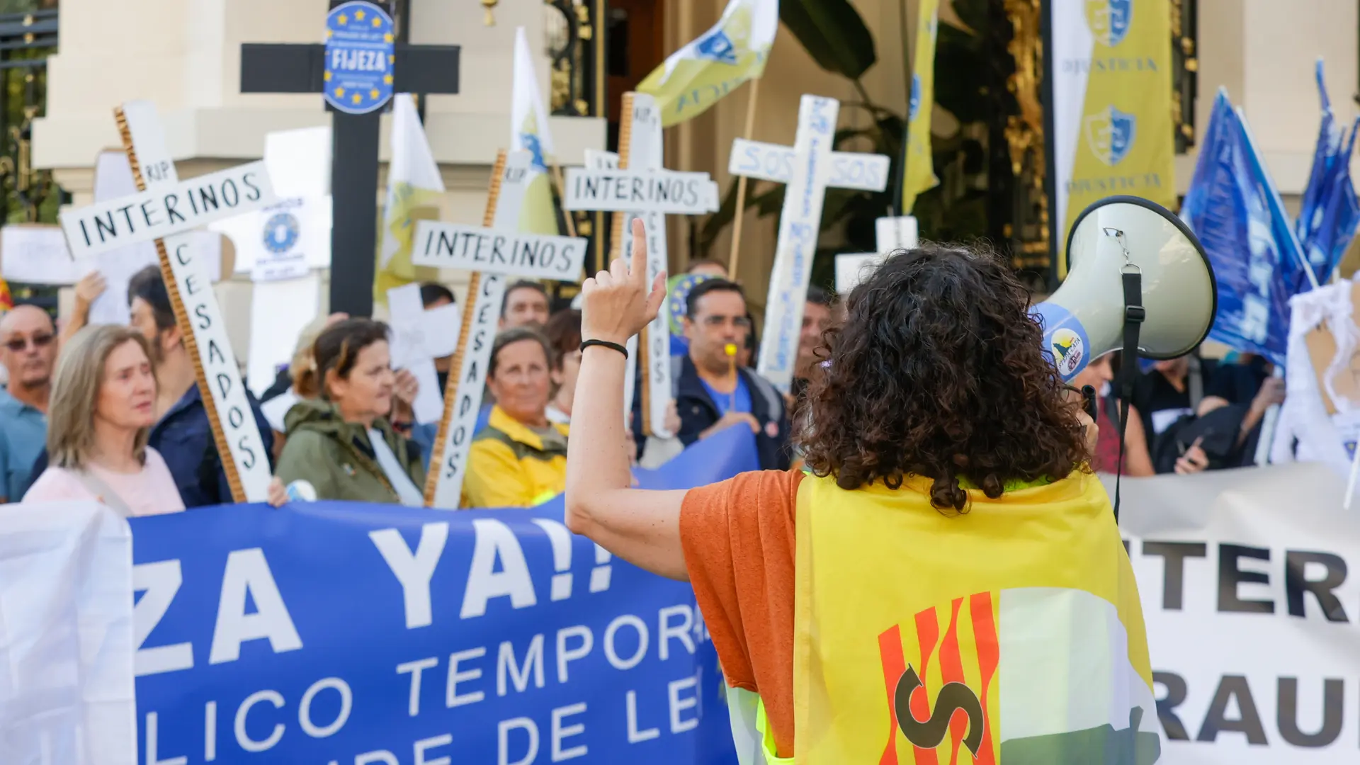  Los interinos temen tras la decisión del Supremo: "Necesito trabajar, no que me den cuatro duros de indemnización" 