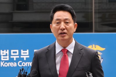 18-month prison term sought for Seoul mayor on charges of accepting illegal funds