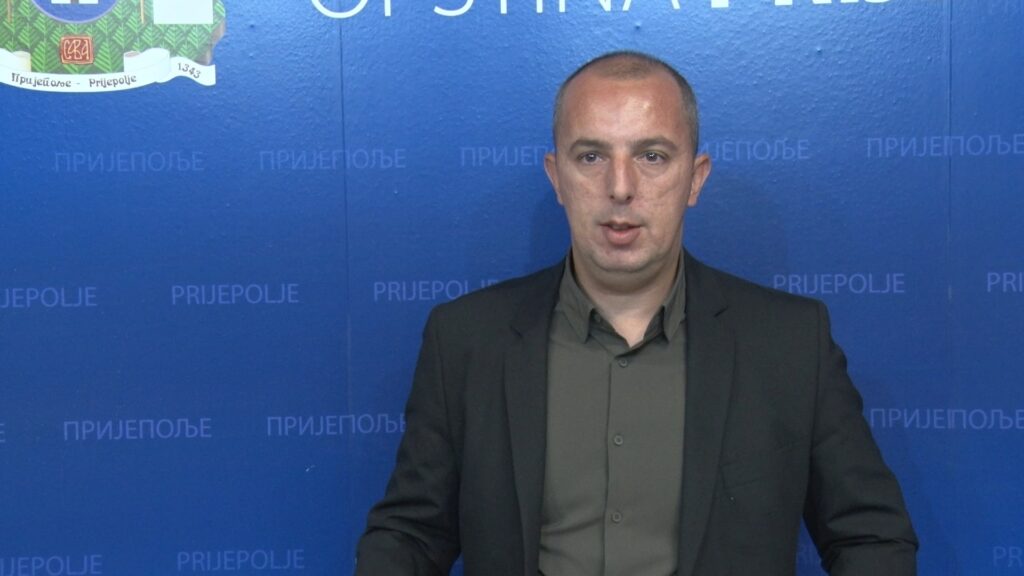 Пријепоље наставља подршку породицама: Првацима до 17.000 динара, бебама бесплатна ауто-седишта