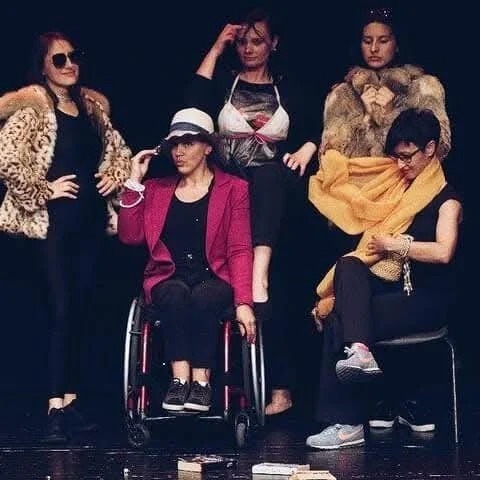 Profesorica danju, DJ noću: Banjalučanka spaja učionicu, pozorište i muziku