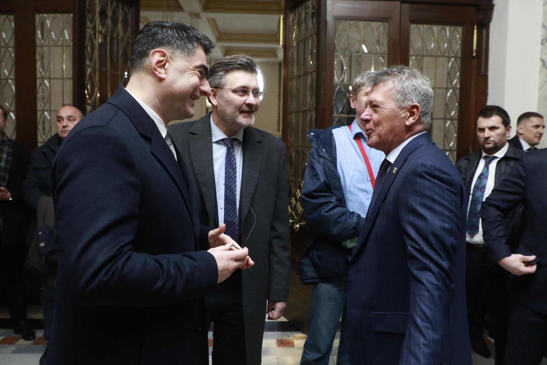 Ante Tomić: Bog danas komunicira preko kuća i apartmana. Njegova se moć i slava mjere kvadratima. Pogledajte samo Sinišu