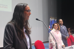 Janira Hopffer Almada eleita presidente da Assembleia Nacional