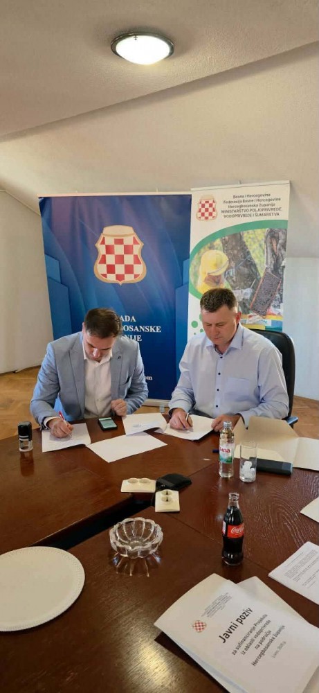 Načelnik Danko Jurič potpisao ugovor vrijedan 63.000,00 KM za projekt „Zamjena dotrajalih vodovodnih cijevi prema selima Gornji i Donji Malovan – I. faza“