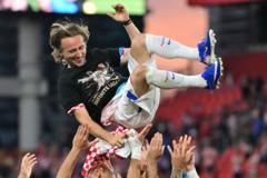 O 'rođenom pobedniku', grčevima i probušenom kostobranu: Rani mostarski radovi Luke Modrića