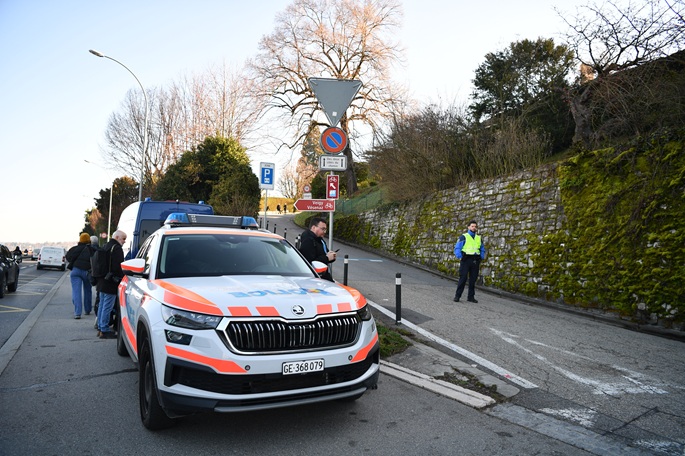 3 wounded in stabbing attack at Swiss train station