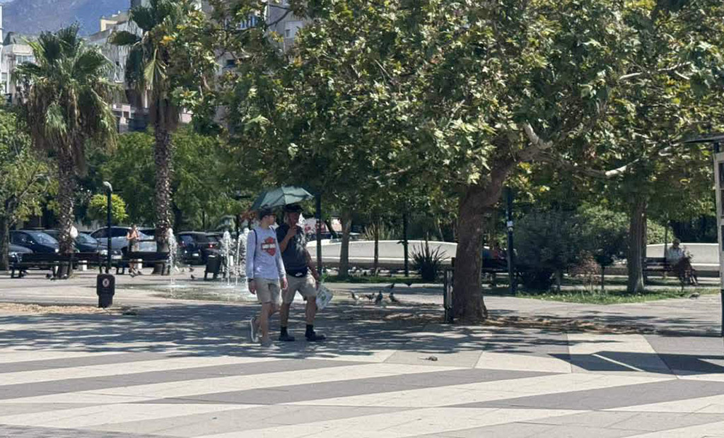 Počele rigoroznije kontrole u Baru, zbog kupaćeg kostima van plaže pale i prve kazne