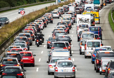 Kreće vikend talas na autoputevima: Očekuju se velike gužve, "Putevi Srbije" izdali važno upozorenje vozačima