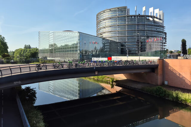 🇪🇺ЕС отблизо: След руските атаки над Украйна, ЕС опитва да формира "Небесен щит"; България и още 15 държави в опит да спасят кохезията