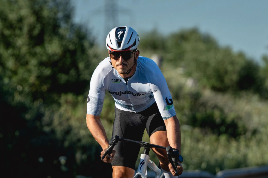 Specialized Evade 4: Za hladniju glavu