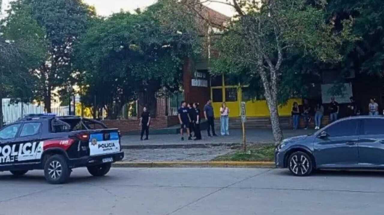 Horror en Argentina: estudiante de 15 años mató con una escopeta a otro en una escuela