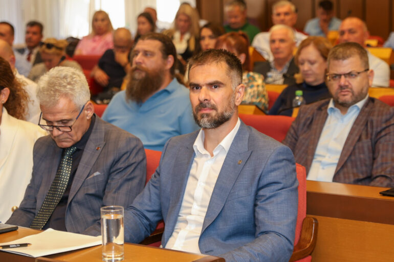 GRADONAČELNIK MIĆIN UOČI 19. SEDNICE SKUPŠTINE GRADA: BUDŽET GRADA DOSTIGAO 55,13 MILIJARDI, JOŠ JAČE ULAŽEMO U RAZVOJ NOVOG SADA