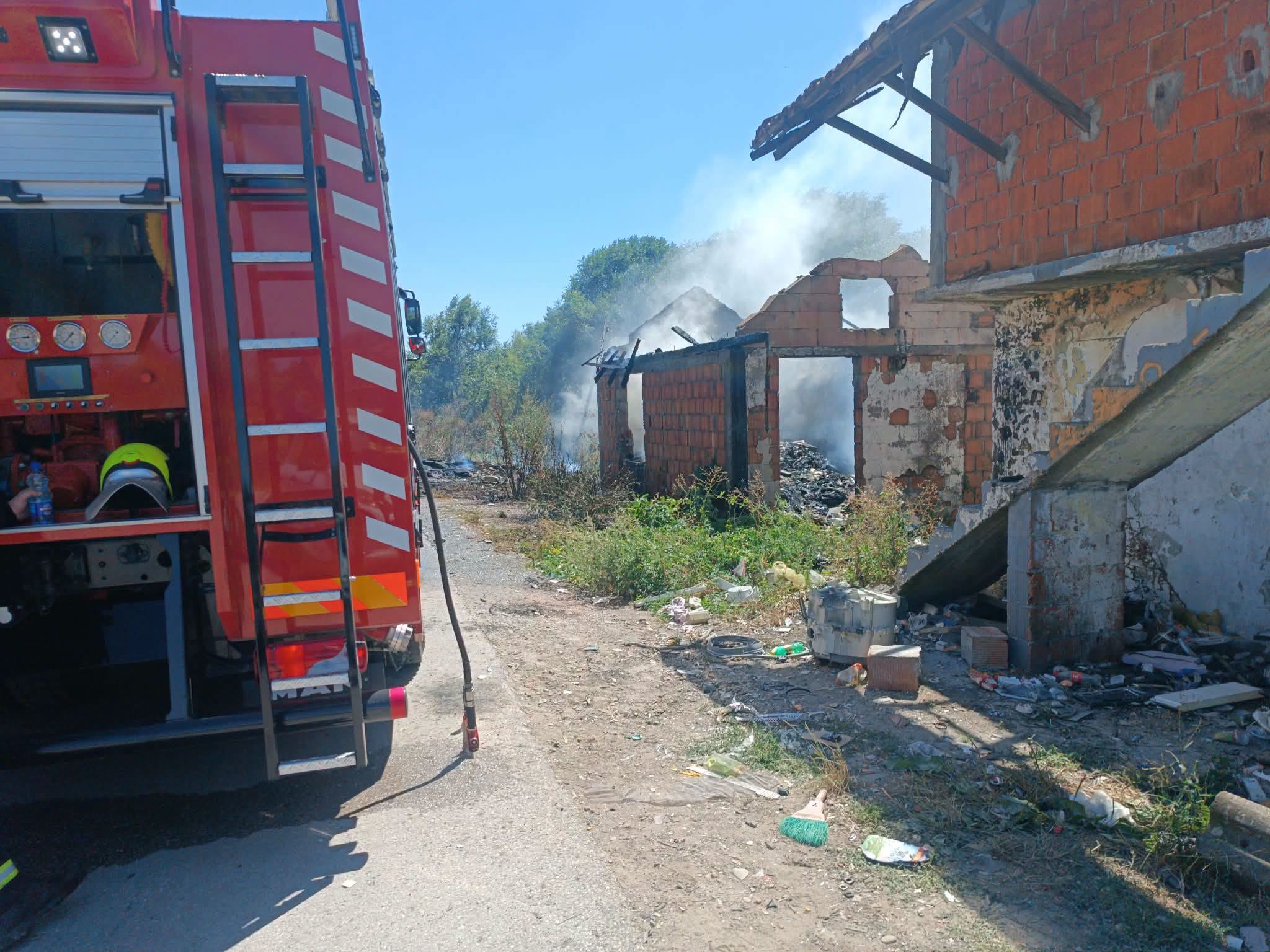 Požar u Špionici: Gorjeli nisko rastinje i napušteni objekt