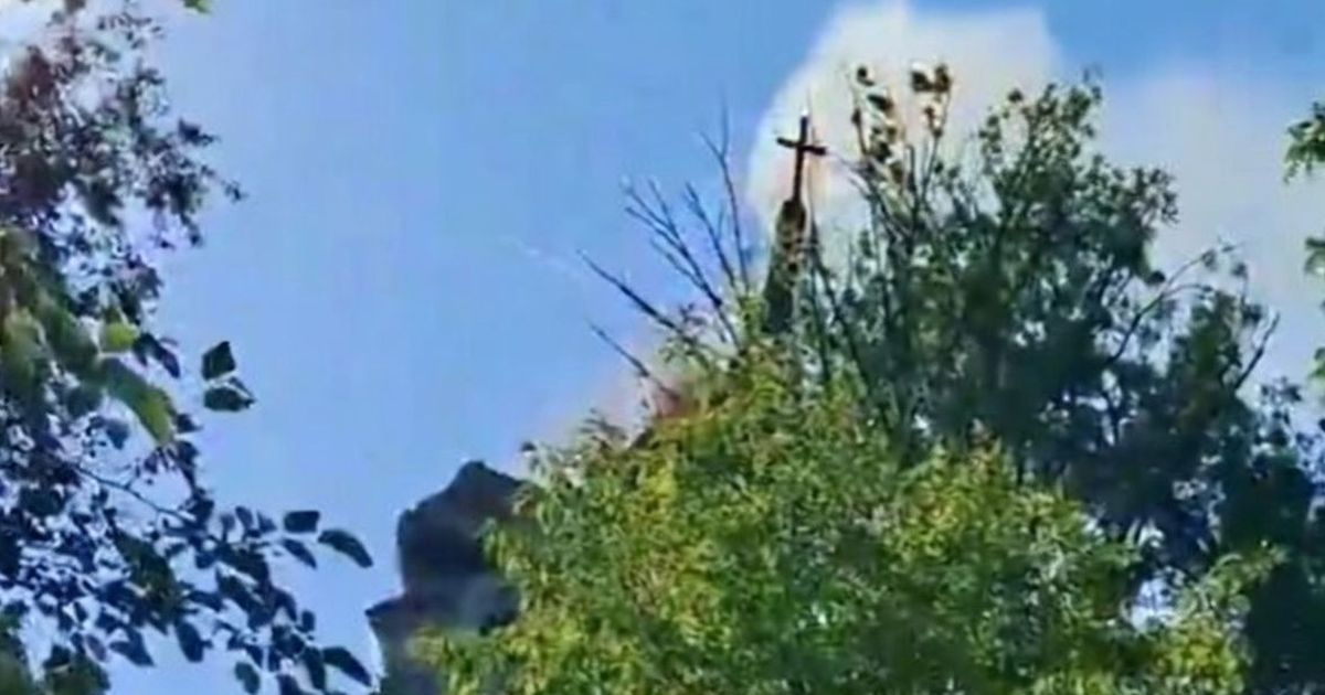 VIDEO Gori crkva u Srbiji. Srušio se toranj
