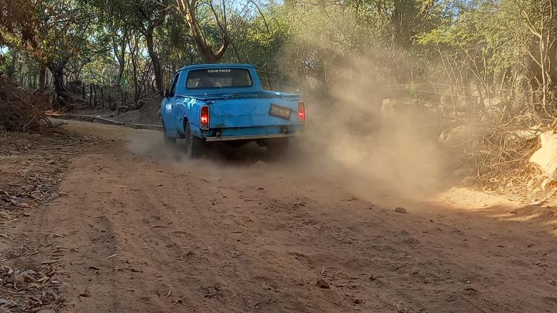 Familias piden ayuda para reparar calle frente a obras del Aeropuerto del Pacífico