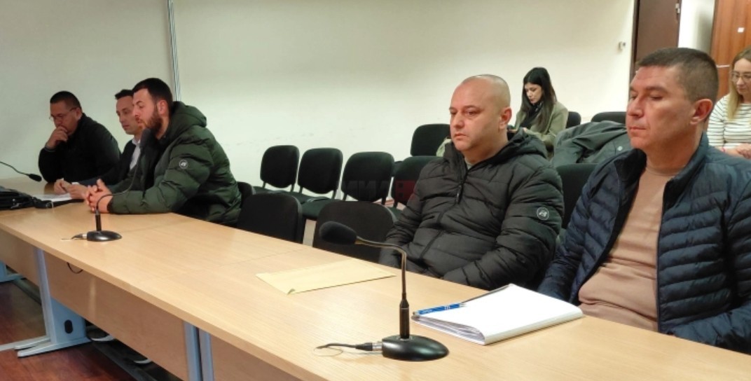 FAKTOR NA DENOT: Trojca policajci dobija uslovni za „Puls“, roditelite na zaginatite se nezadovolni