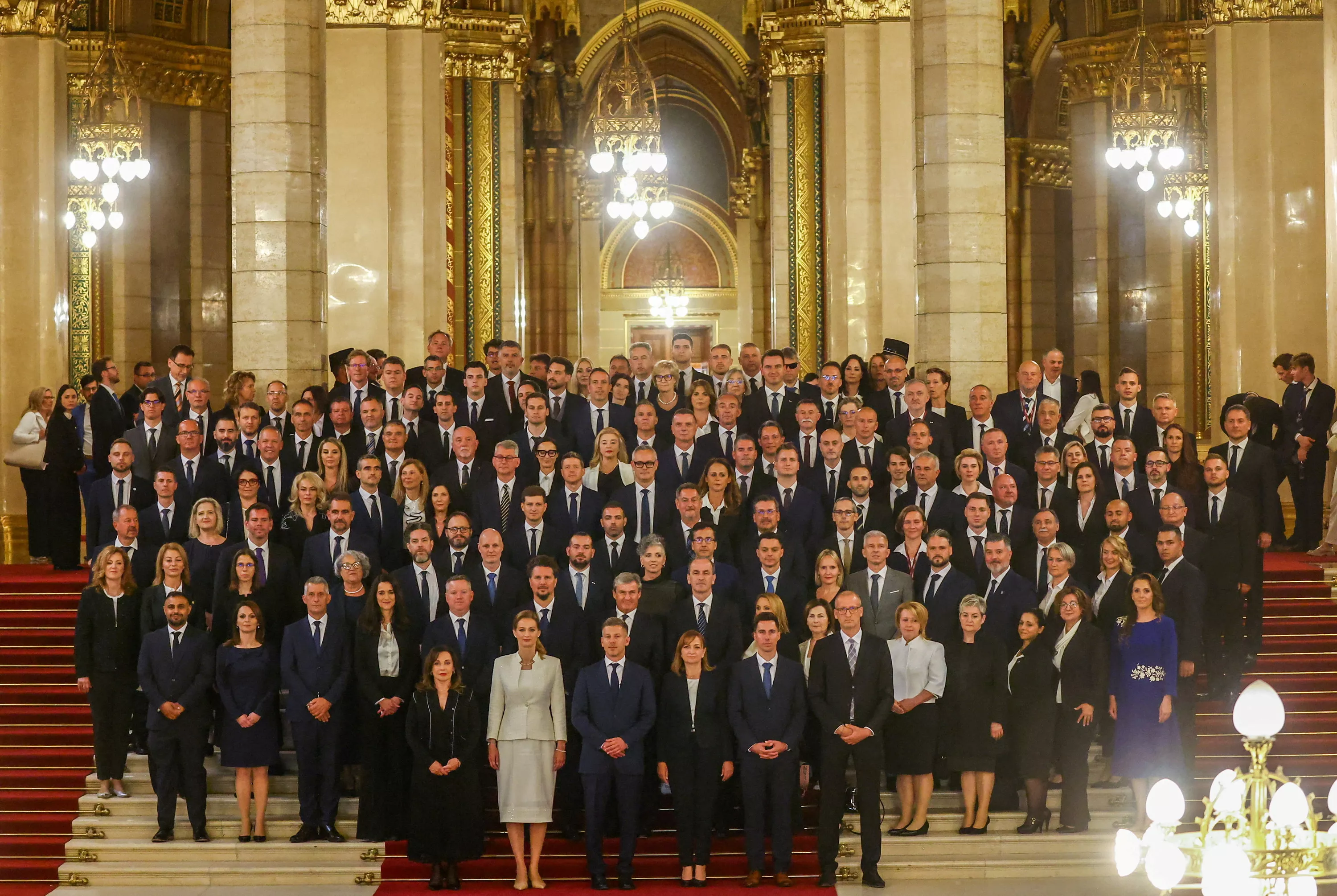 Hongrie : les parlementaires inscrivent la limitation du mandat du premier ministre dans la constitution