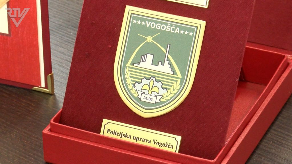 ZAJEDNICA PREPOZNALA TRUD: ZAHVALNICA POLICIJSKOJ UPRAVI VOGOŠĆA