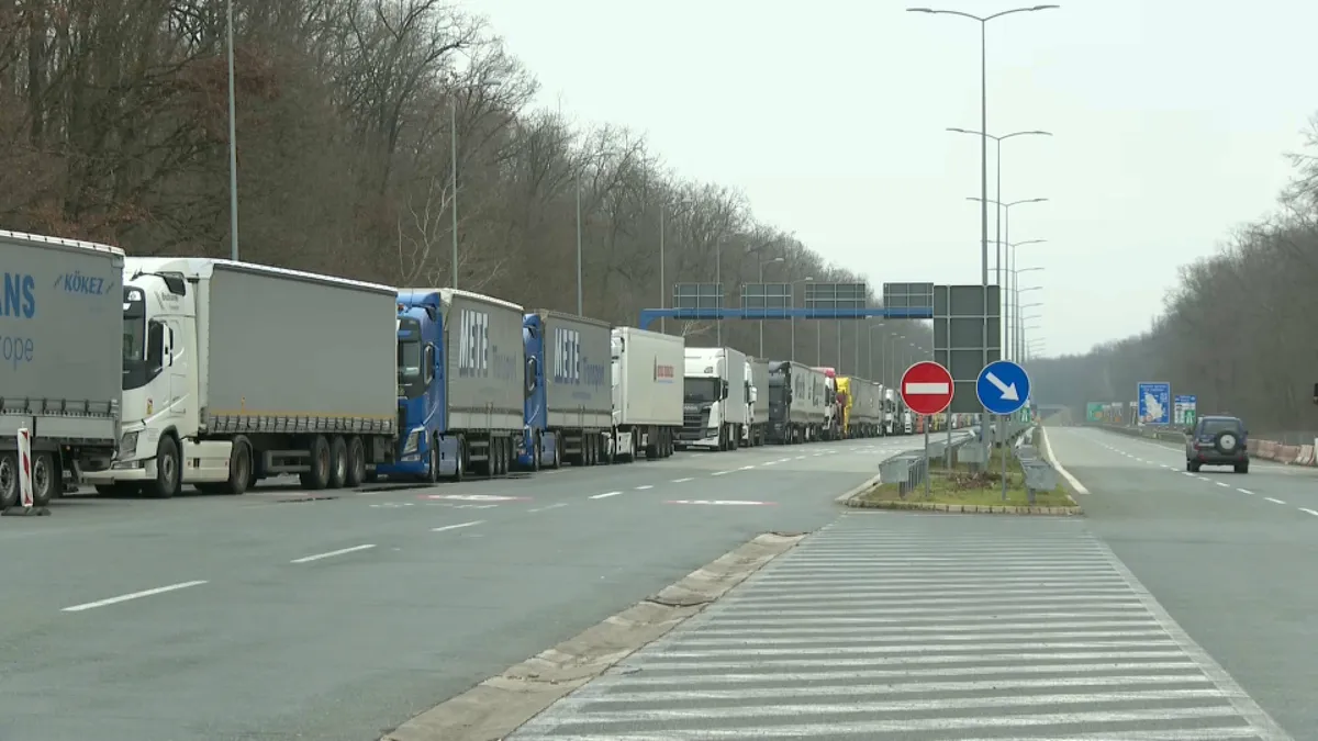 AMSS: Kamioni na granici sa BiH čekaju tri sata