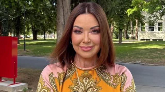 Dragana Katić ovaj detalj nosi celo leto, a skida godine i izgleda glamurozno: Savršeno uz haljinu i pantalone