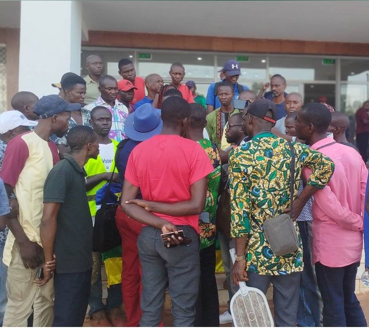 RCA-ONASPORT : le retour du directeur général ordonné par la justice divise le personnel