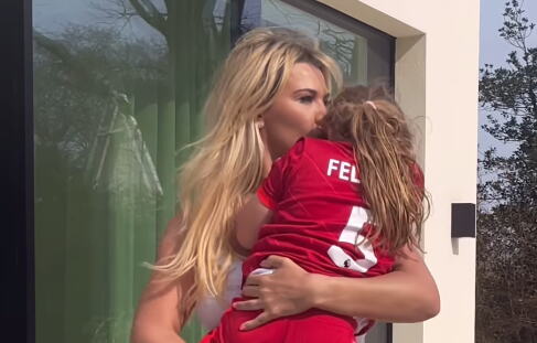 Model Kristina je otkrila za nju najteži deo u odgajanju troje dece sa autizmom: Nakon rođenja dece je saznala groznu istinu o sebi, a brak joj se rasturio