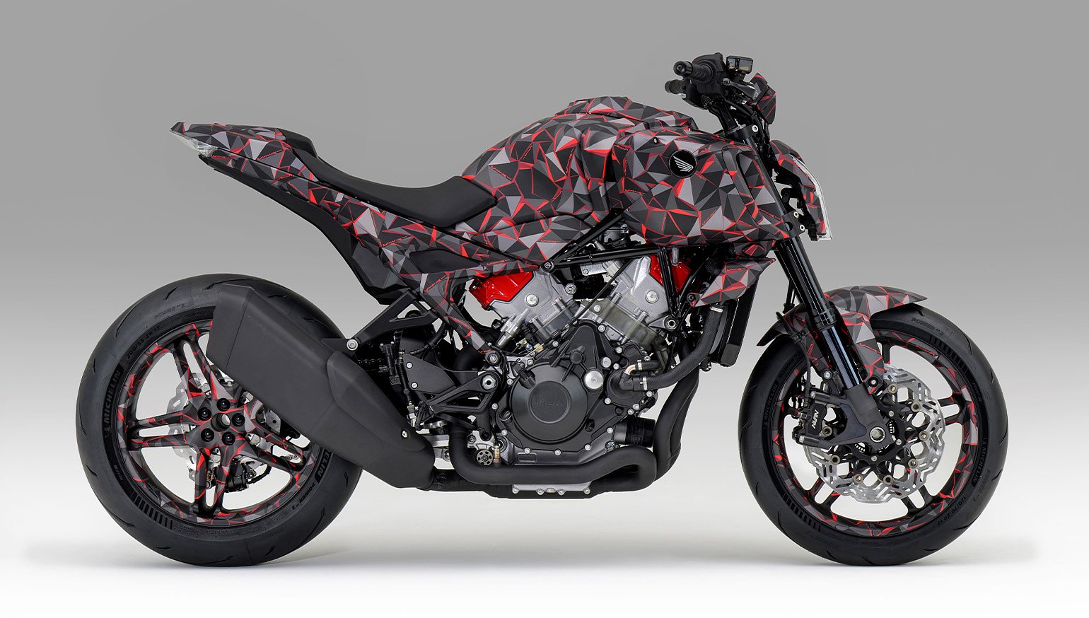 Hondina V3R 900 revolucija: Stiže e-compressor!
