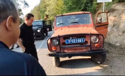 Dačić oduševljen automobilima u Trnovcu, vatrogasci za to vreme u džipovima starim preko pola veka