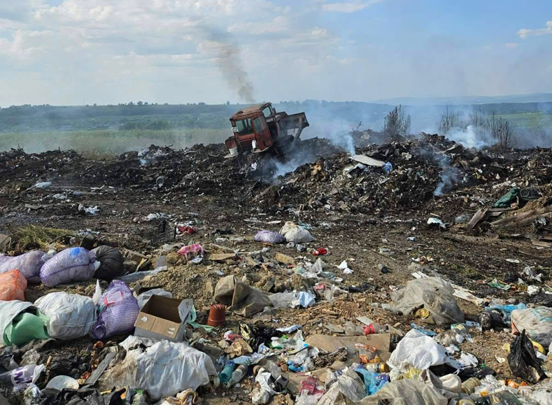 INCENDIU la gunoiștea din Valea Mare